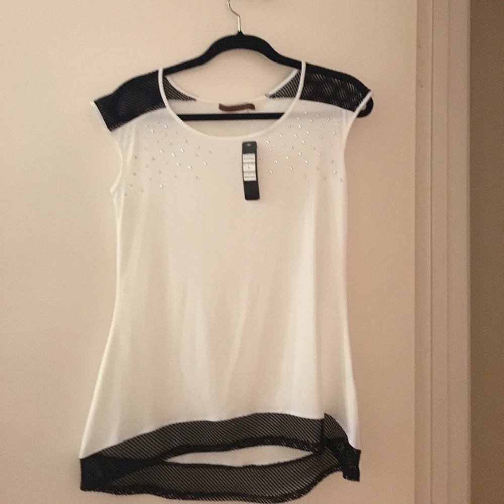 Belldini  Super cute blouse   white and black