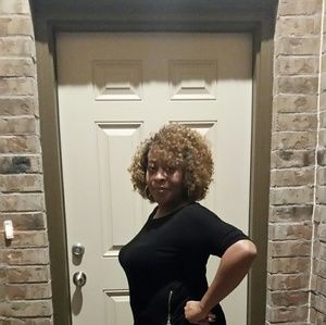 Meet your Posher, Carla