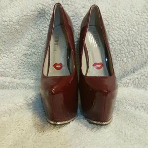 Shoes. Platform pumps