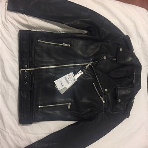 SIZE M, bought it for $300 selling for $200, ZARA