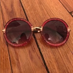 Red diva sunglasses