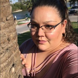 Meet your Posher, Abby