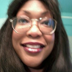 Meet your Posher, Sonya