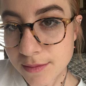 Meet your Posher, Shoshana