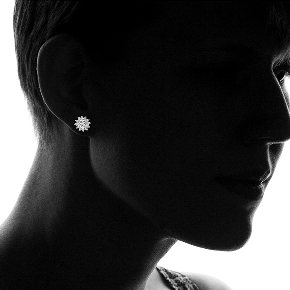 💎1 LEFT💎FLOWER HALO STUDS - Picture 2 of 8