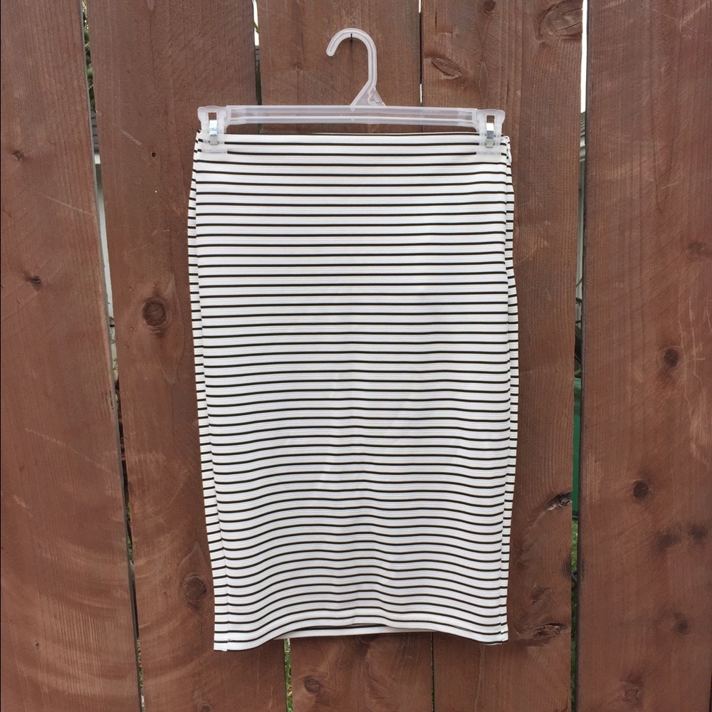 Black and white striped pencil skirt