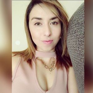 Meet your Posher, Rebeca