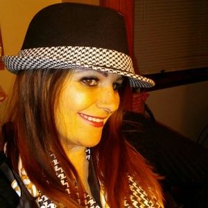 Meet your Posher, Beverly