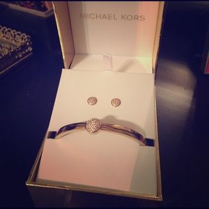 NWT MK Gold Hinge Bracelet &a Stud Earrings