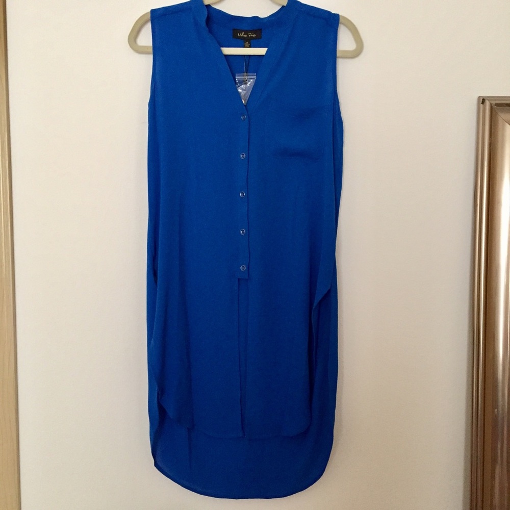 NWT Blue Hi Lo Flowy Top - Small