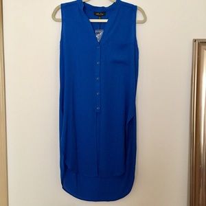 NWT Blue Hi Lo Flowy Top - Small