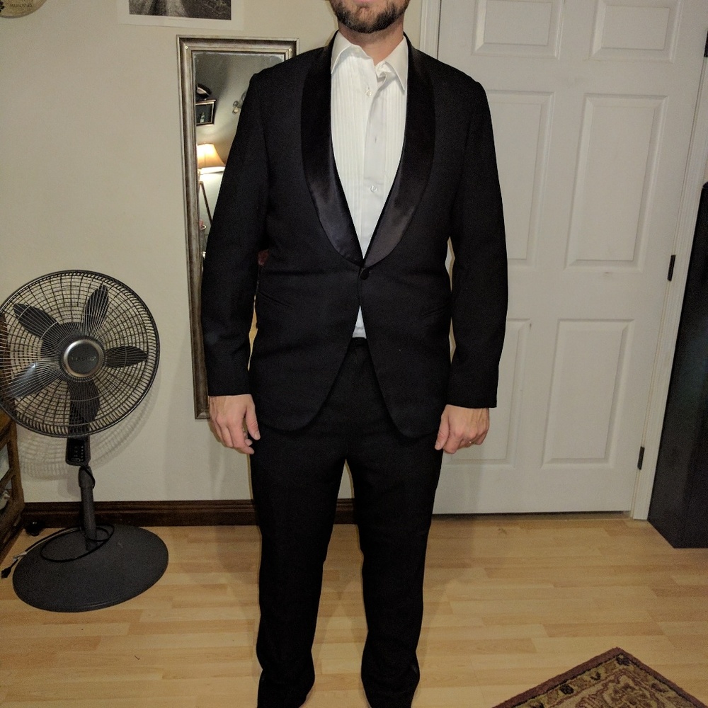 Tuxedo- Closet closing Monday. Last chance!