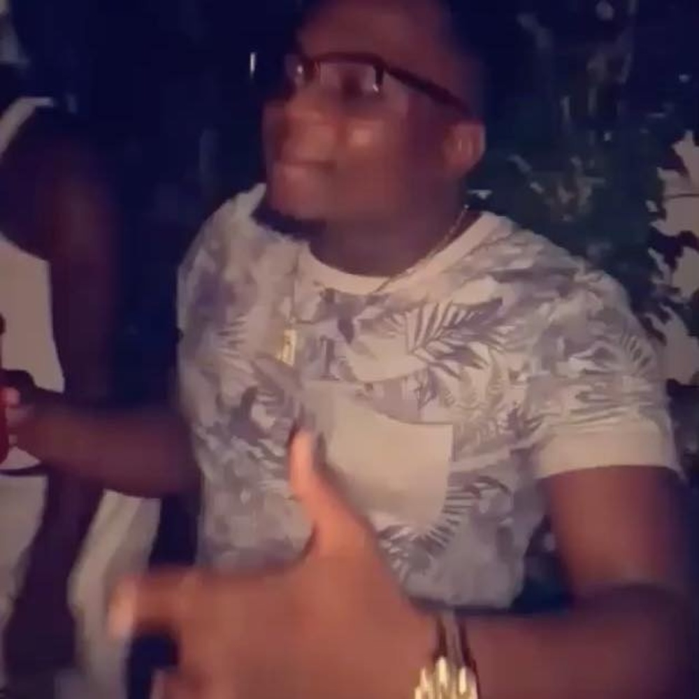 Meet your Posher, Ewart