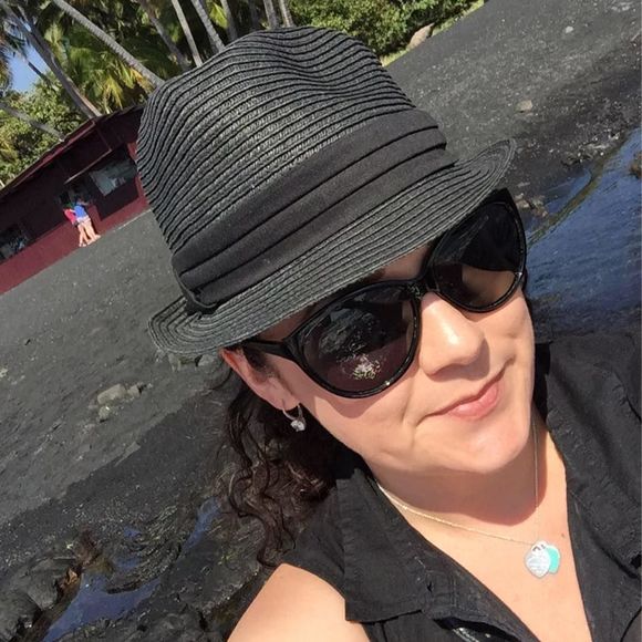 Meet your Posher, Valerie - Picture 1 of 1