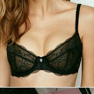 VS black lacey bra