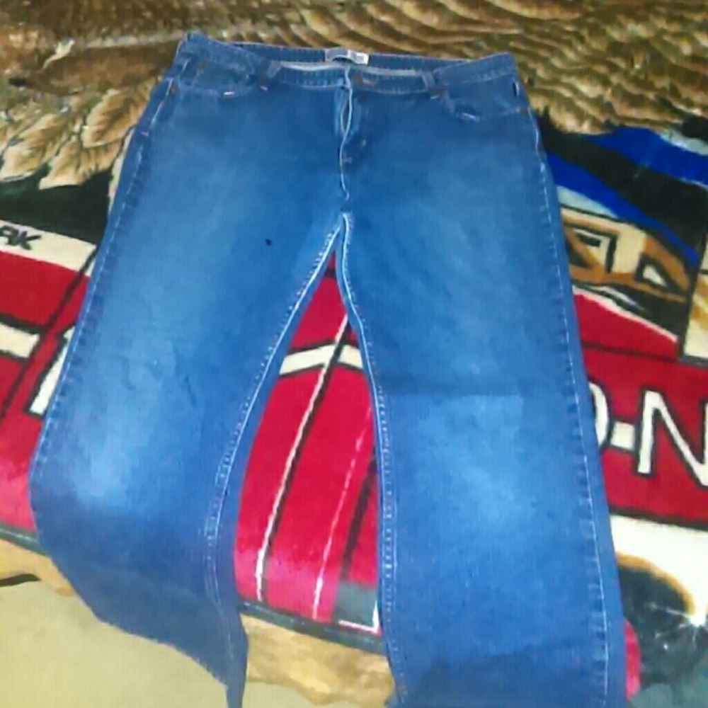Signature Jeans