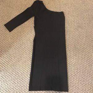 BEBE beautiful off the shoulder cocktail dress