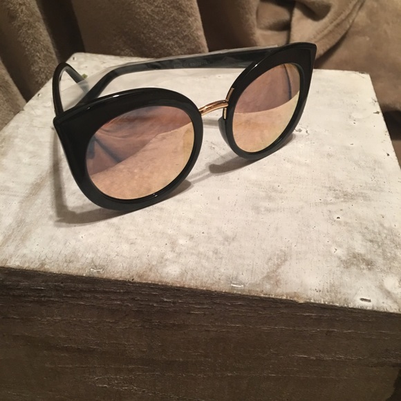 Reflective DRAMA Sunglasses - Picture 6 of 7