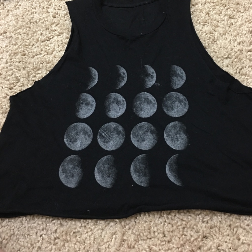 Moon muscle tee