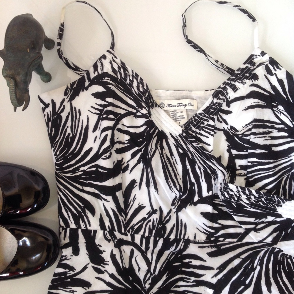 Forever 21 black and white floral print sundress