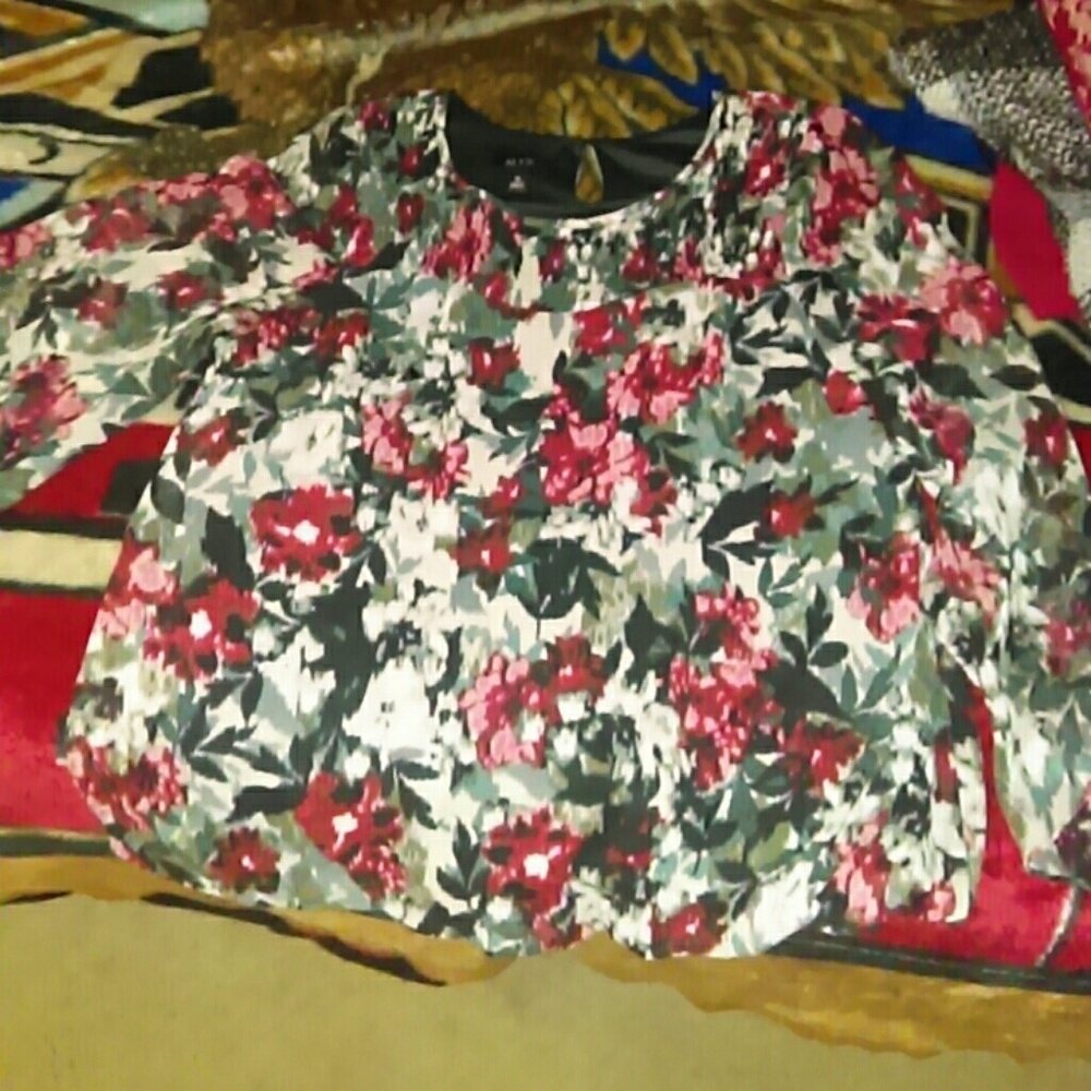 Floral long sleeve