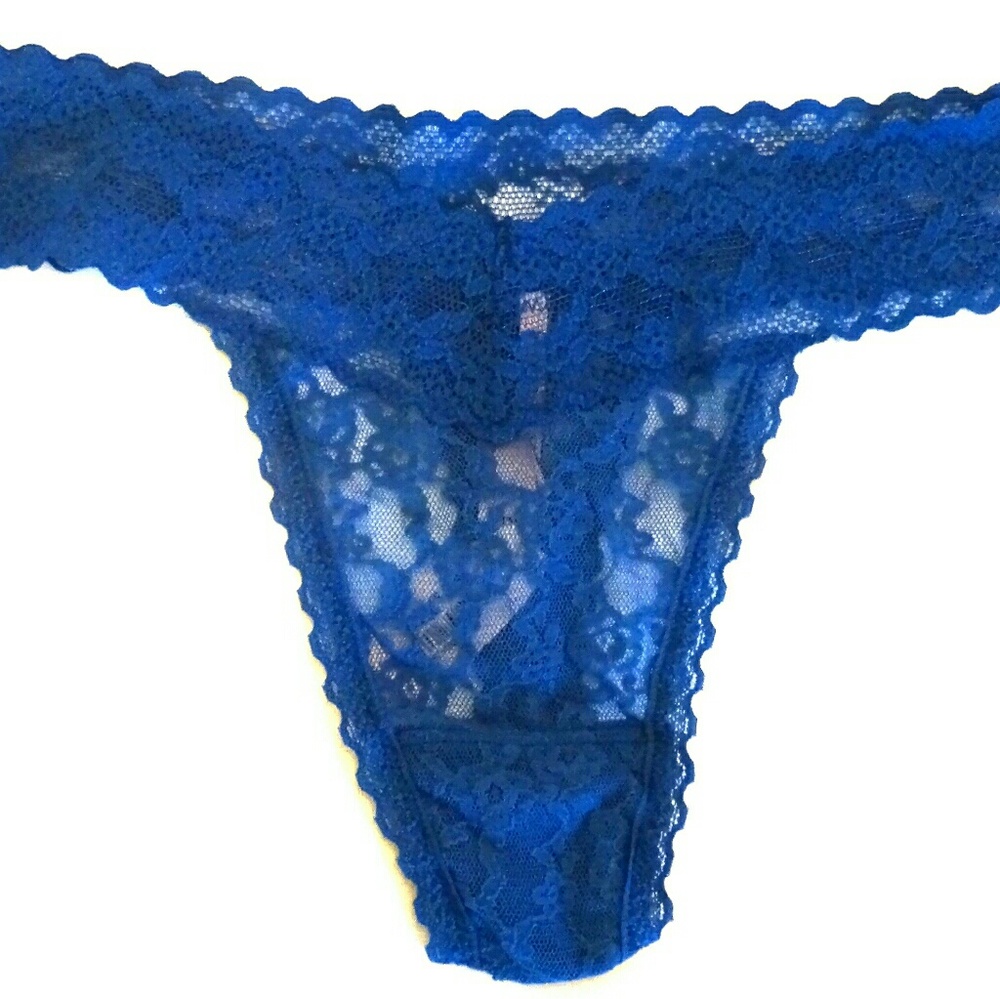 NWT Victoria's Secret Lace Thong Medium Blue