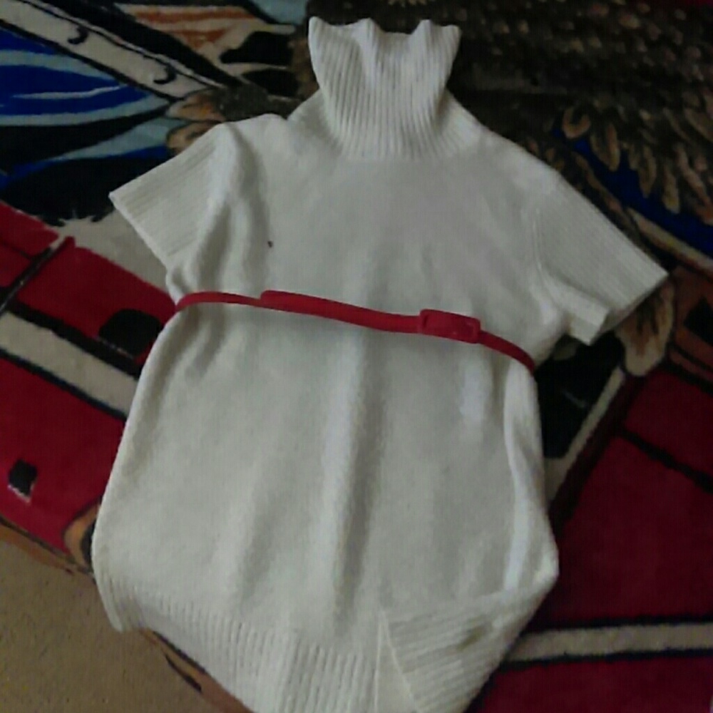 White short sleeve shirt