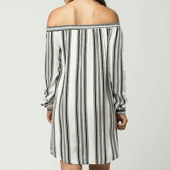 LOVE FIRE Off The Shoulder Shirt Dress - Picture 3 of 4