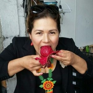 Meet your Posher, Chela