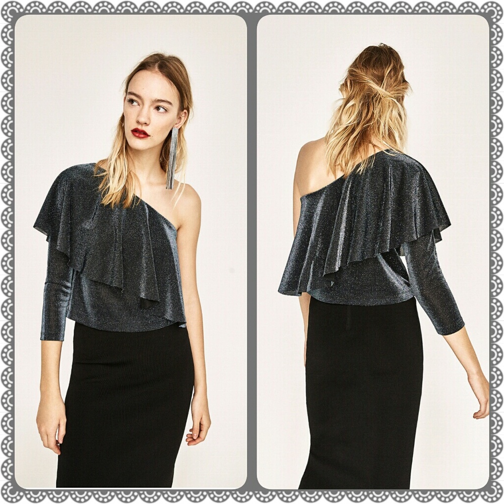 🌹Lovely Asymmetric Top w/ Frill🌹