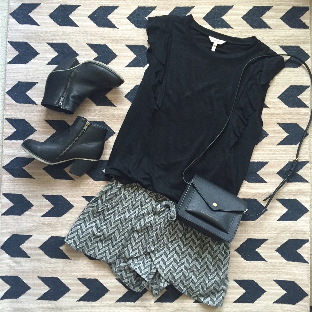 Mike Gonzalez L2010 Hugo Shorts.  Size small.