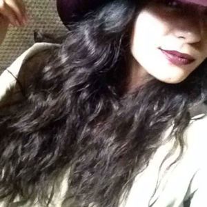 Meet your Posher, Magdalena