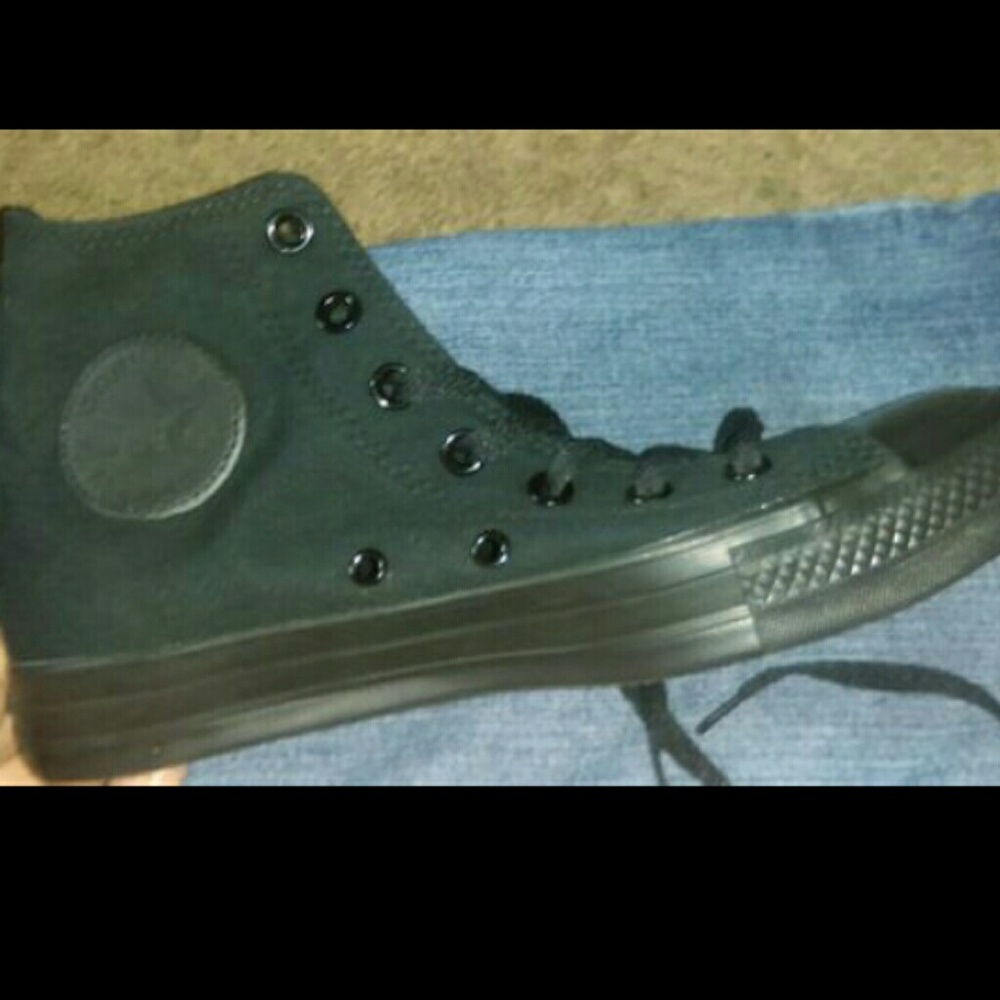 Black on black Converse