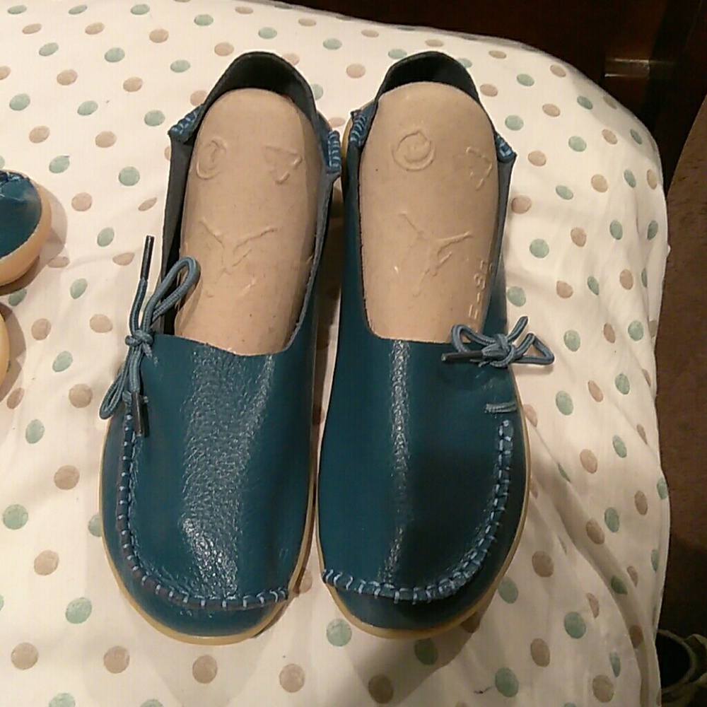 Trendy retro vintage leather flat shoes