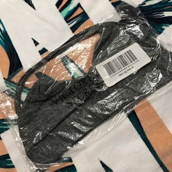 Victoria's Secret PINK Halter Sport Bra - Picture 3 of 4