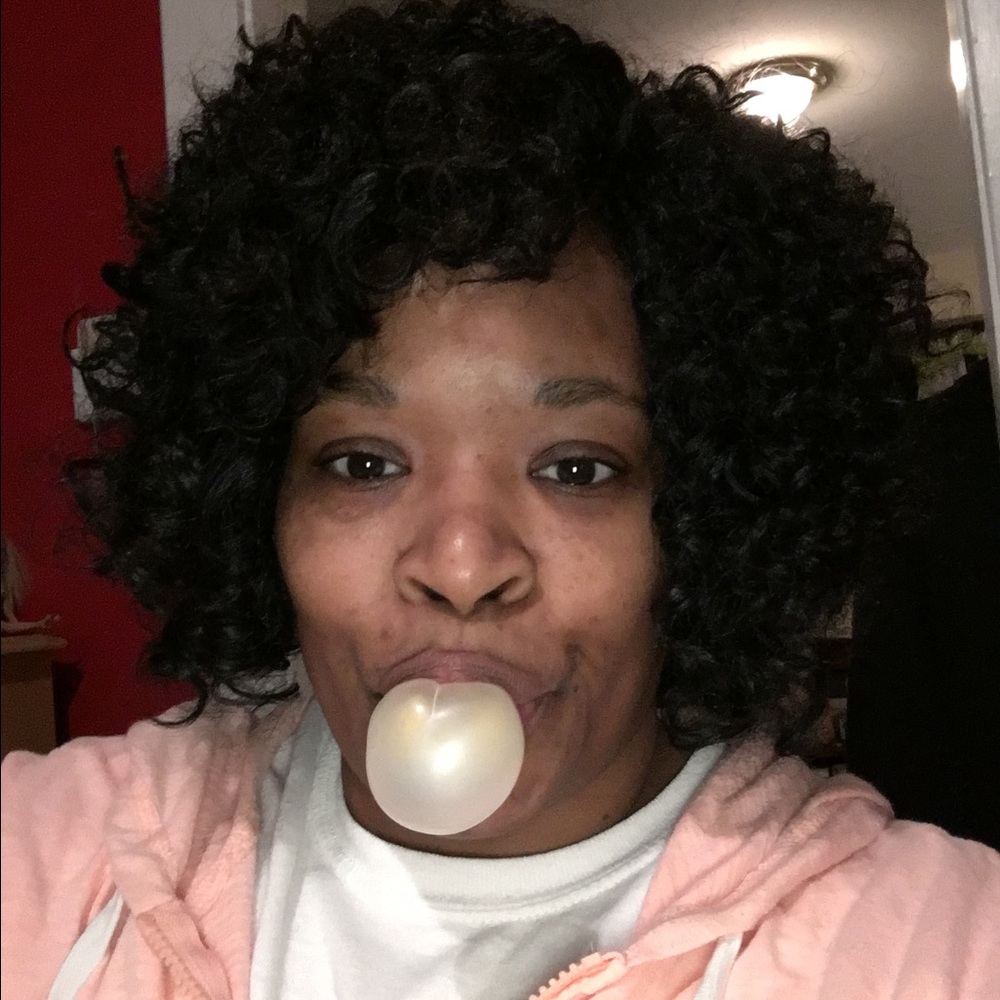 Meet your Posher, Gina