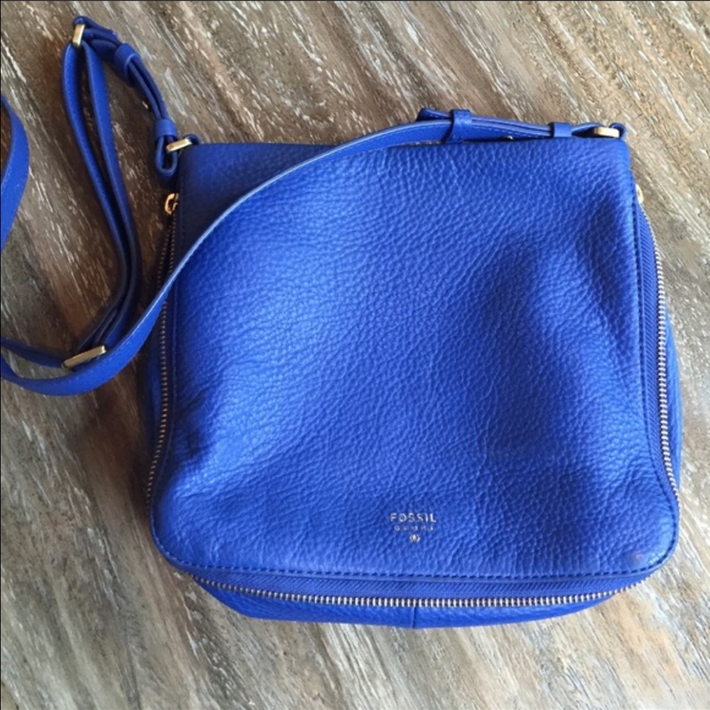 Fossil Blue leather purse excellent condition
