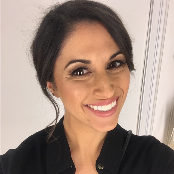 Meet your Posher, Michelle - Picture 3 of 3