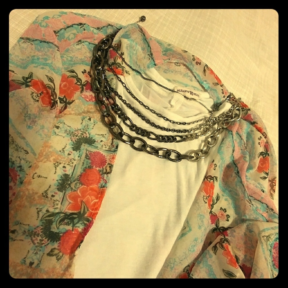 Express statement necklace
