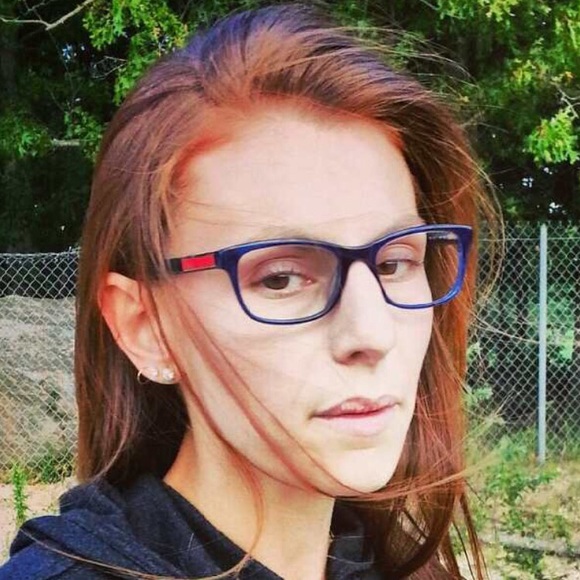 Meet your Posher, Sara - Picture 3 of 3