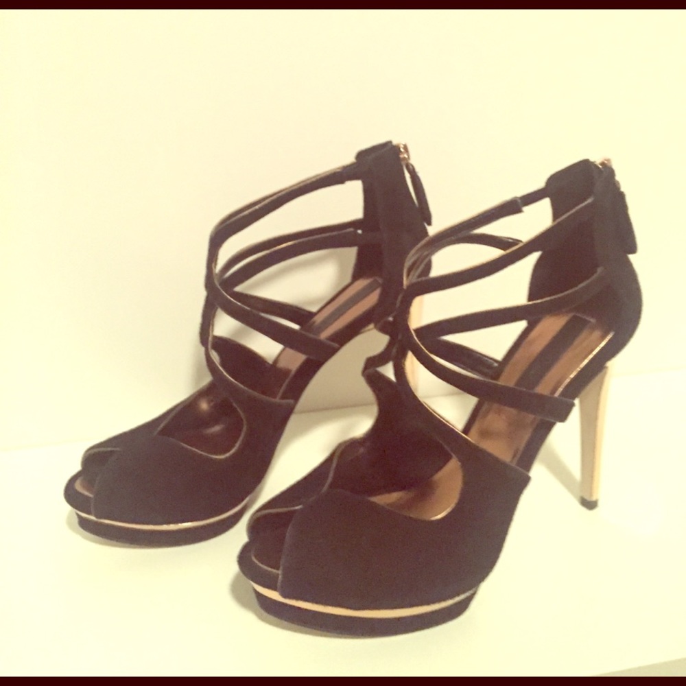 Worn once BCBG MaxAzria gold and black heels