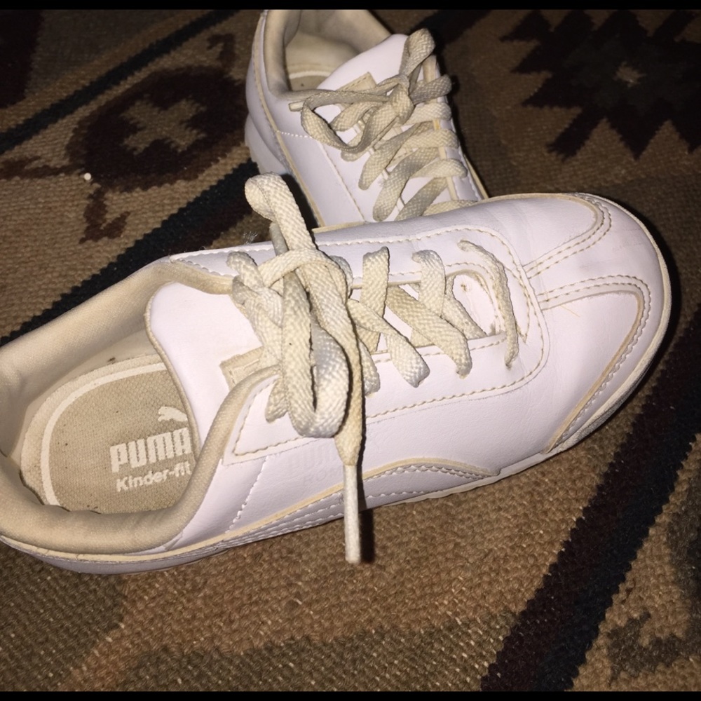 Puma white tennis shoes LG size12/1/2