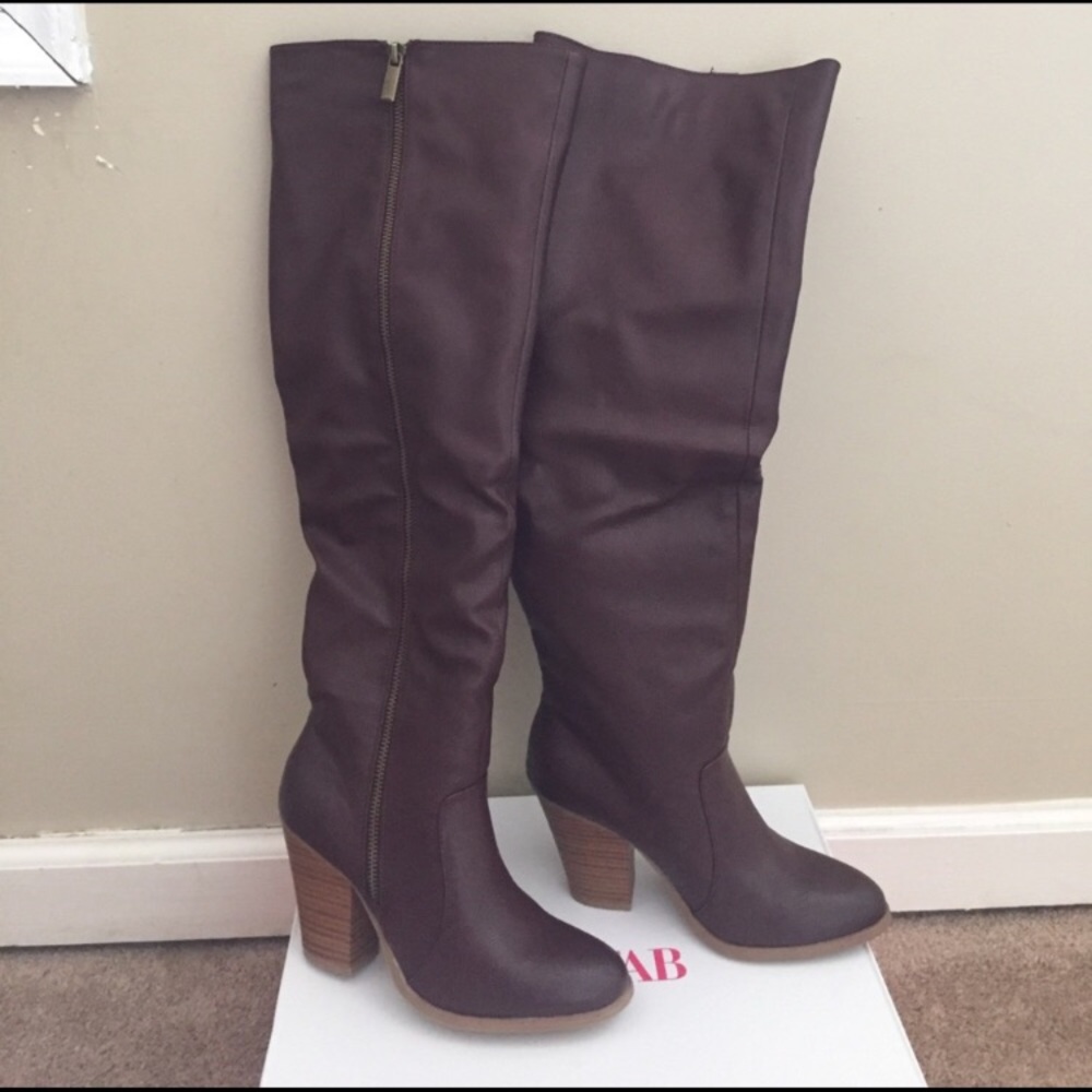 Brand new never worn boots .