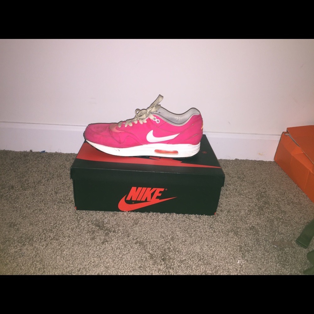 Men's Pink Air Max