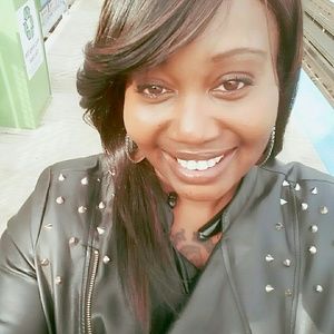 Meet your Posher, Aisha