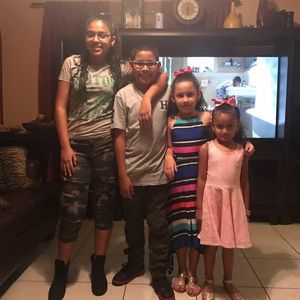 Meet your Posher, Lesly