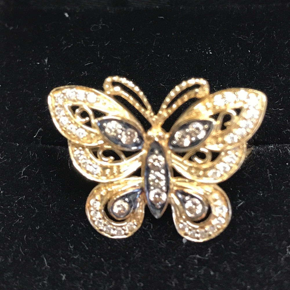 14 Kt yellow gold ring by Levan!