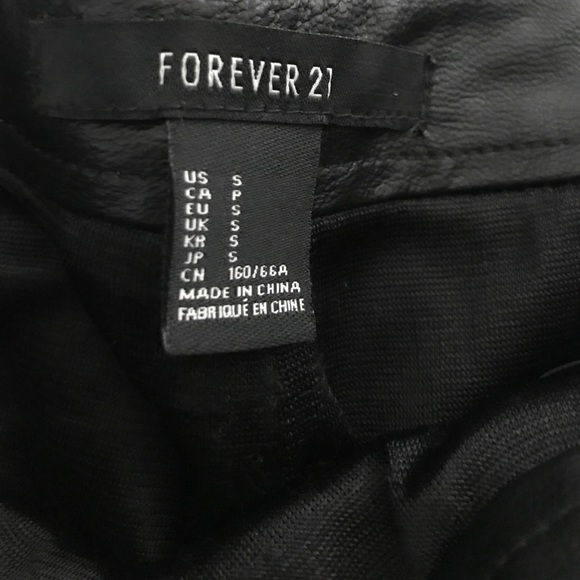 Leather shorts - Picture 3 of 3