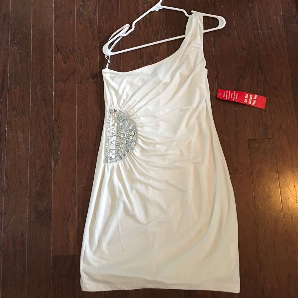 Never worn stunning white dress!