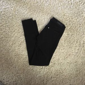 Black super skinny jeans